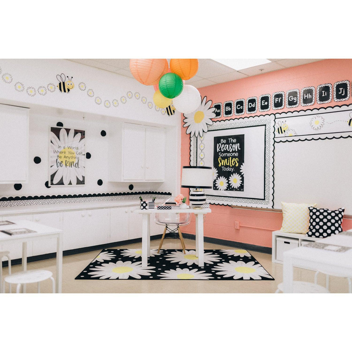 Schoolgirl Style Daisy Polka Dots Rugs