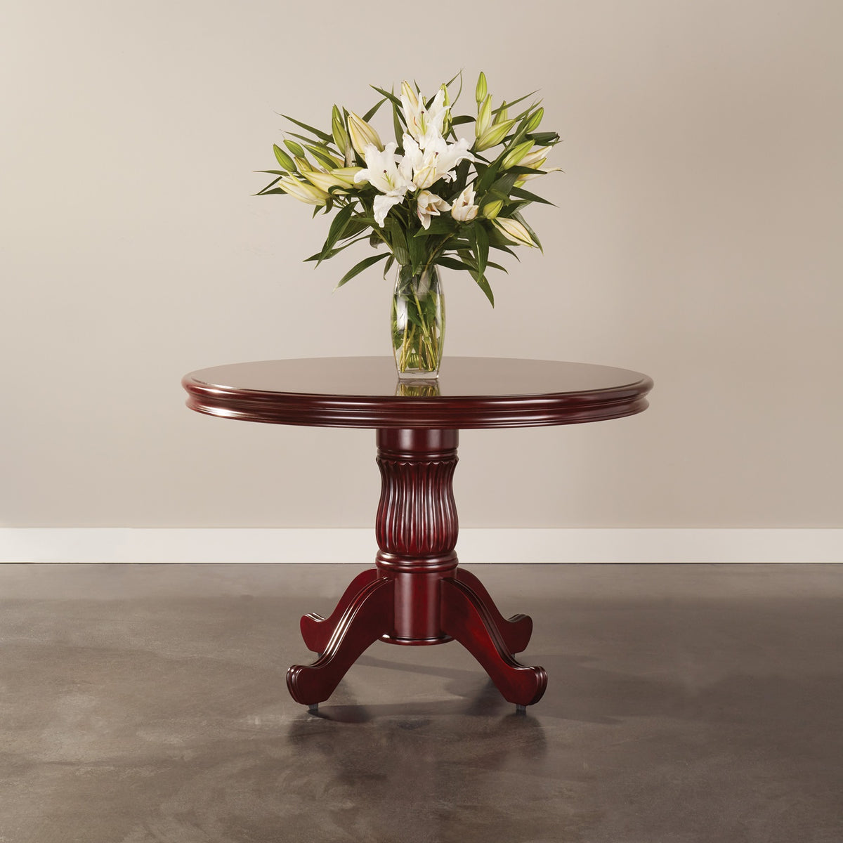 Townsend Traditional 48" Round Table with Queen Anne Base