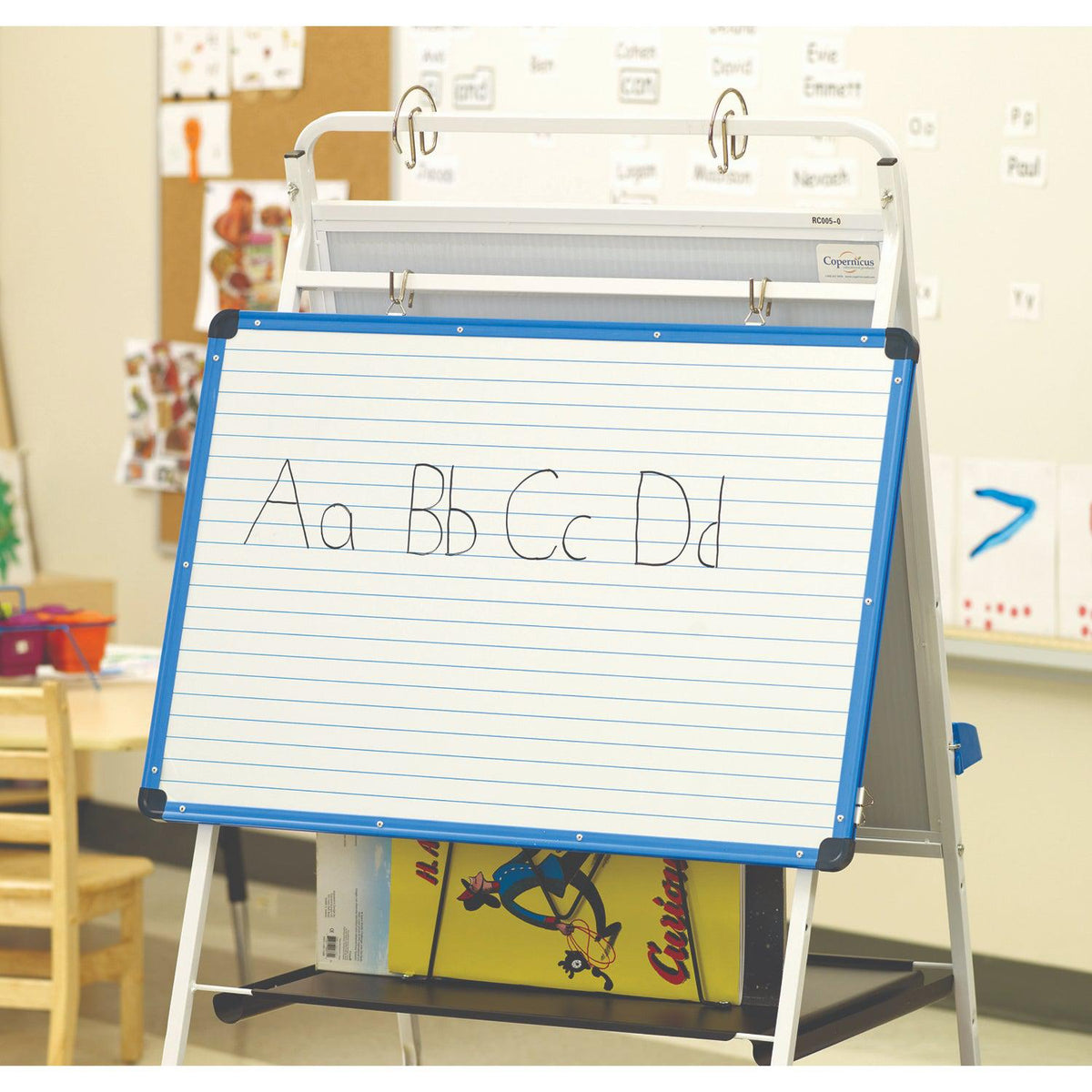 Classic Royal Reading/Writing Center, Vibrant Tub Combo with Lids
