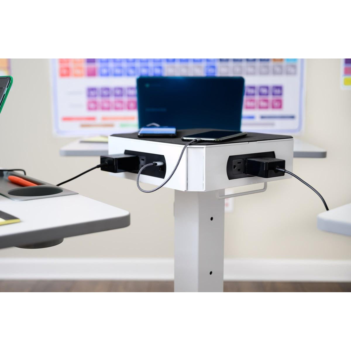 LuxPower Mobile AC and USB Charging Tower