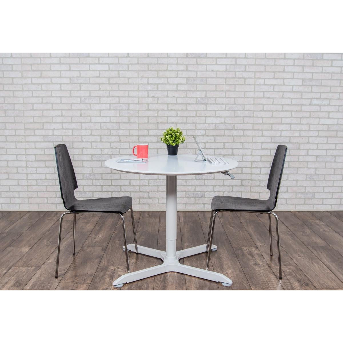 32" Round Pneumatic Height Adjustable Café Table