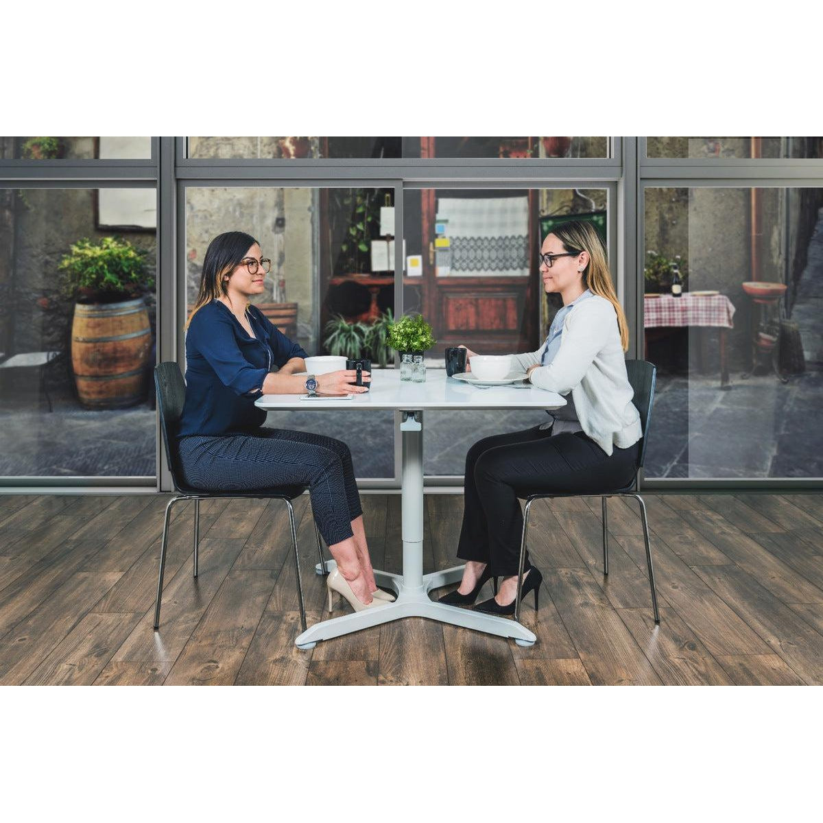32" Square Pneumatic Height Adjustable Café Table